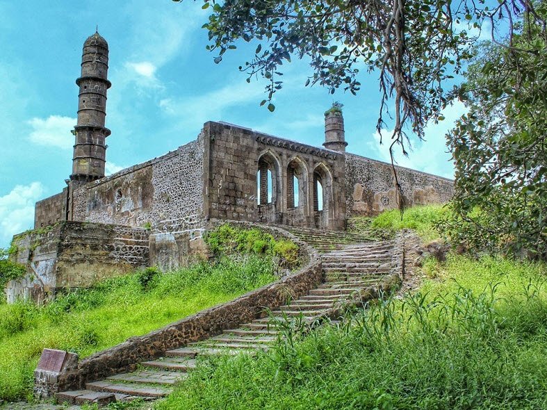 Burhanpur Fort, Burhanpur, Madhya Pradesh - Vushii.com